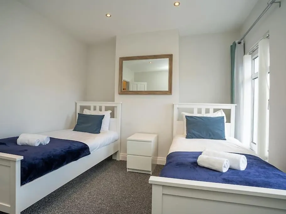 Cozy Townhouse, Walking Distance To Belfast City Ferienhaus