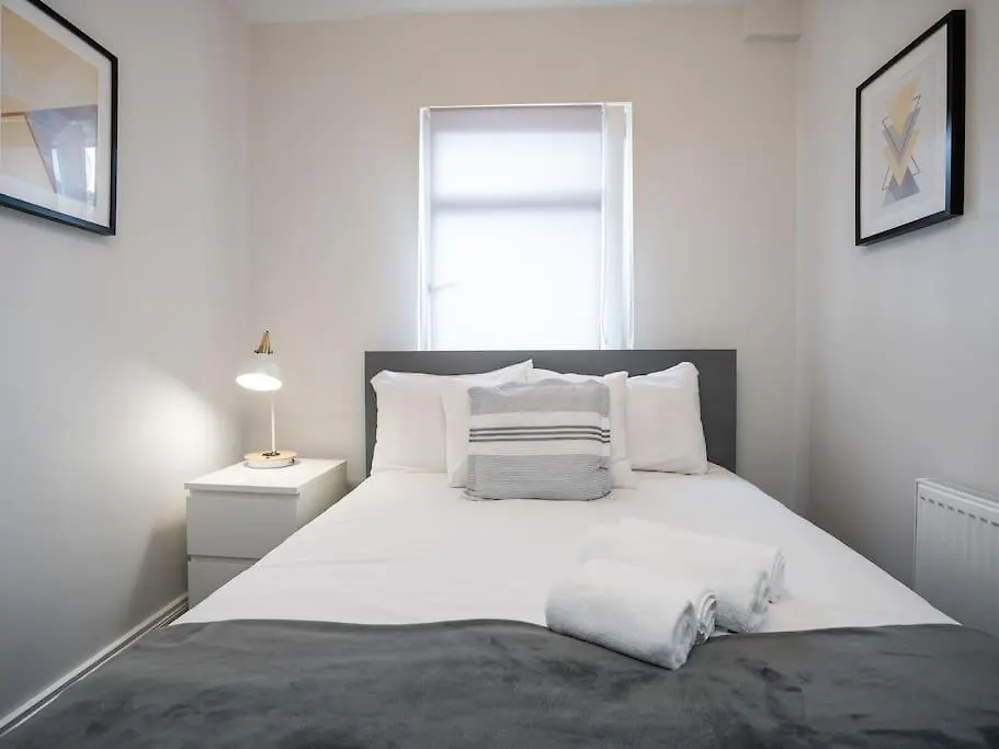 Cozy Townhouse, Walking Distance To Belfast City 英国